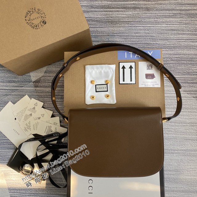Gucci新款原廠皮女包 古馳1995馬銜扣手袋 Gucci棕色全皮小號翻蓋肩背包 602204  ydg3097